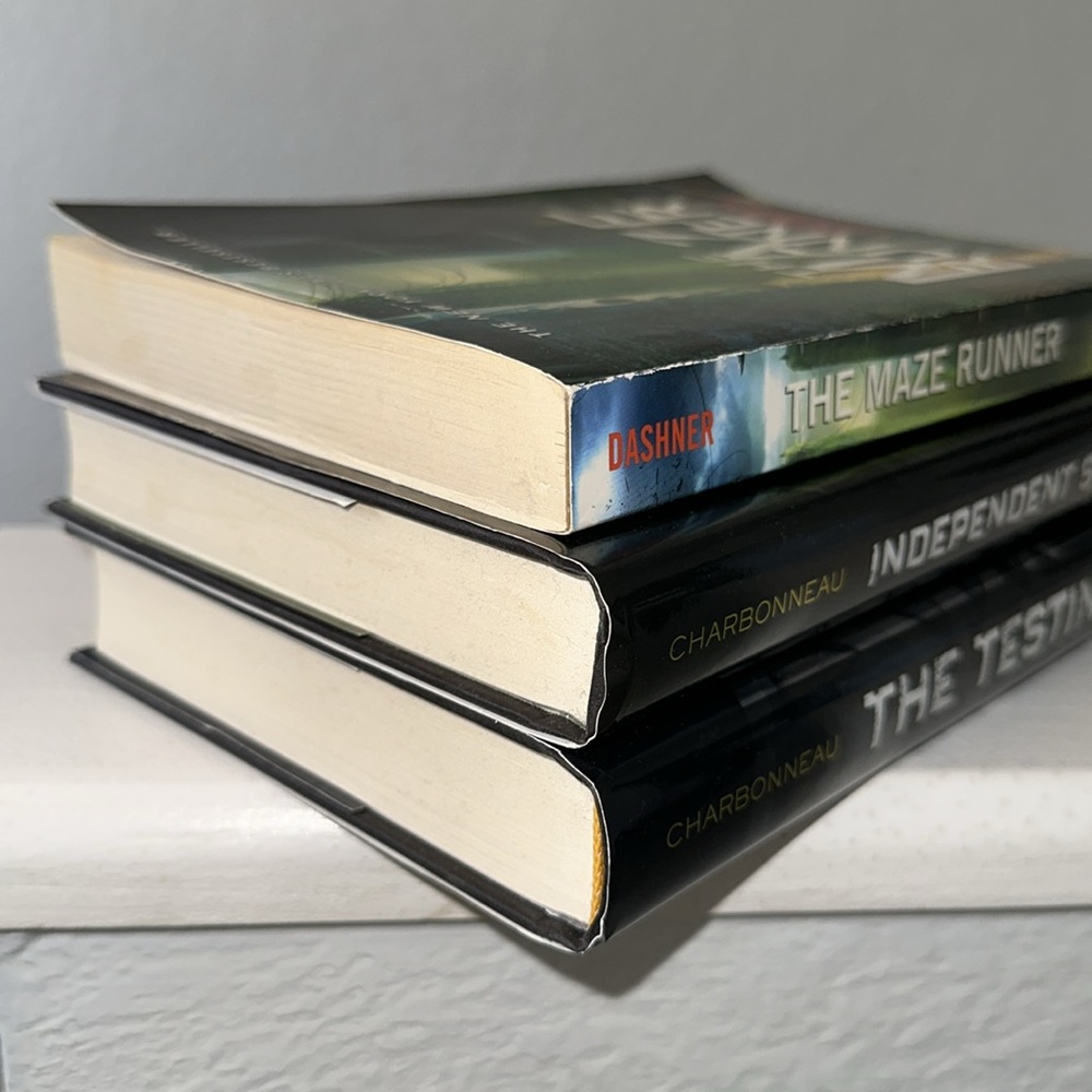 Set of 3 YA dystopian books. The Testing, Independent Study, The Maze Runner. - Picture 3 of 8